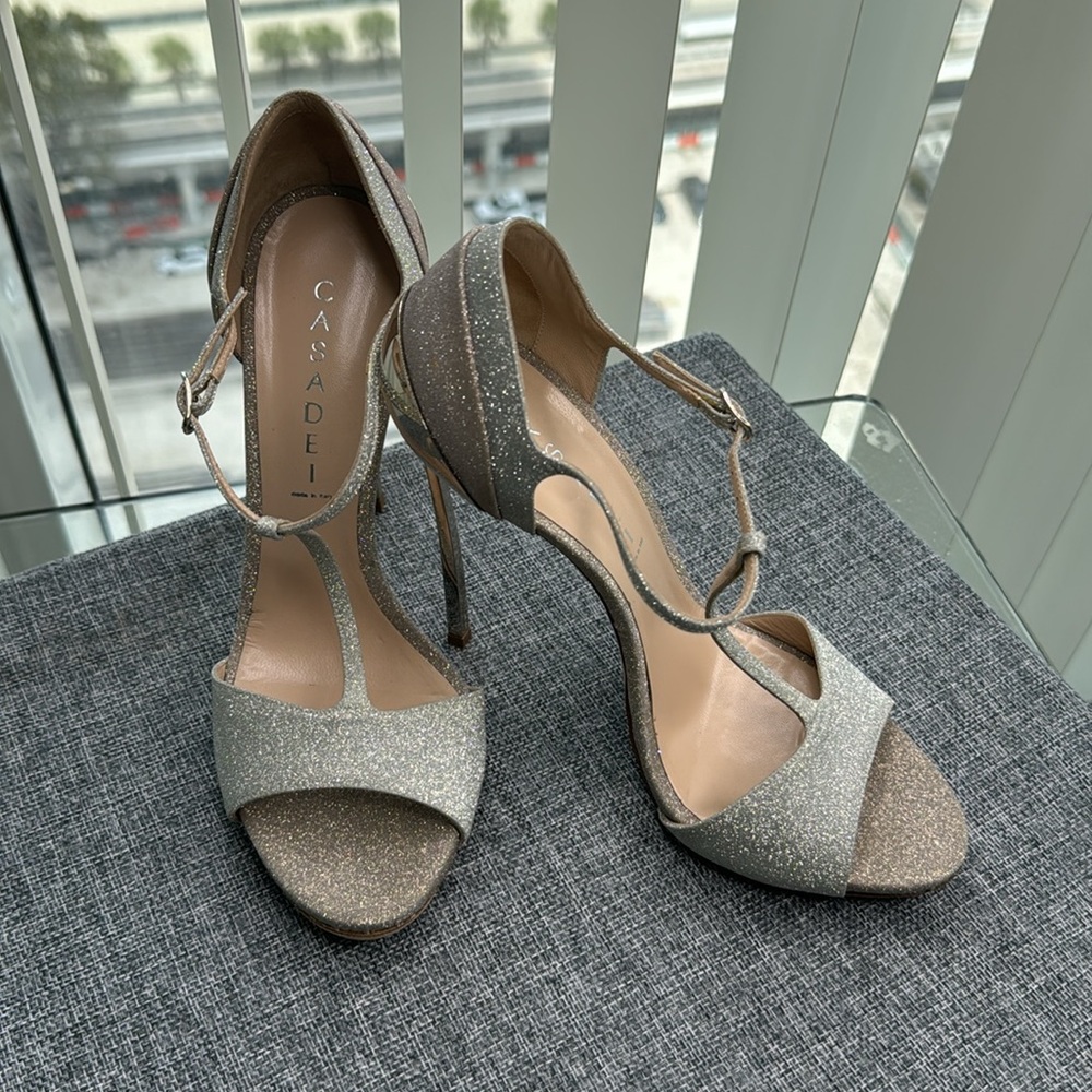 Gorgeous  Maxi heel pump  Casadei !!